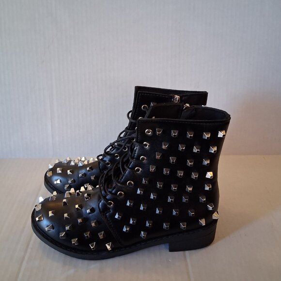 she & in spike rivet black boots size 9.5 - Picture 5 of 5